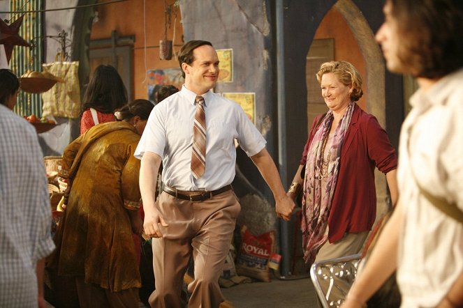 Outsourced - Mama Sutra - Photos - Diedrich Bader