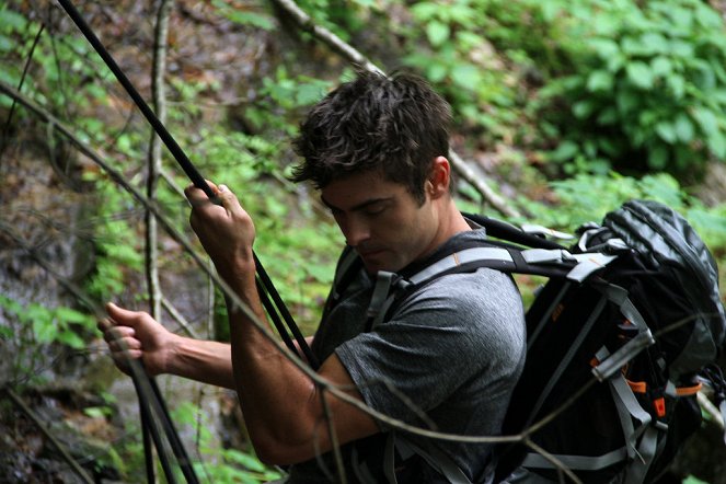 Bear Grylls: Sztárok a vadonban - Filmfotók - Zac Efron