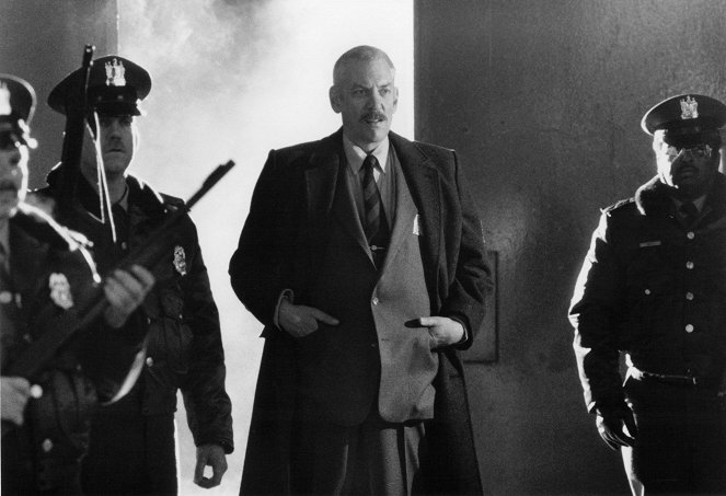 A bosszú börtönében - Filmfotók - Donald Sutherland