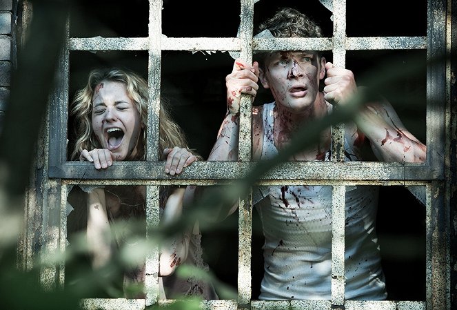 #Exorcismo - De la película - Gage Golightly, Kelly Blatz