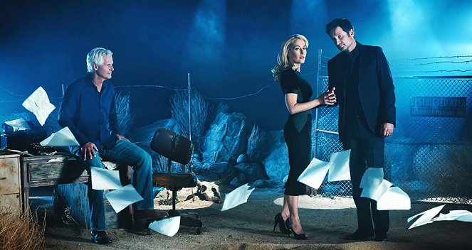 Akte X - Season 10 - Werbefoto - Chris Carter, Gillian Anderson, David Duchovny