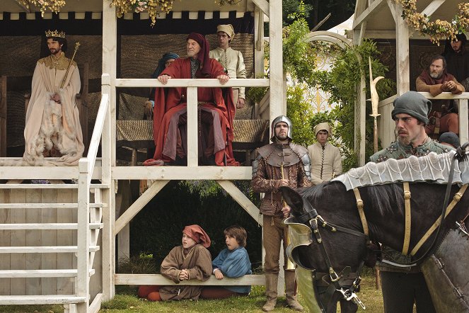 The Hollow Crown - Richard II - Photos - Ben Whishaw, Patrick Stewart