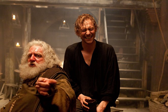 V kruhu koruny - Jindřich IV. (1. díl) - Z natáčení - Simon Russell Beale, Tom Hiddleston
