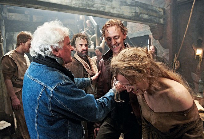 V kruhu koruny - Jindřich IV. (1. díl) - Z natáčení - Richard Eyre, Tom Hiddleston, Maxine Peake