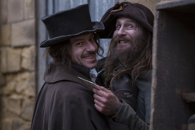 Jonathan Strange & Mr. Norrell - Chapter One: The Friends of English Magic - Filmfotos - Enzo Cilenti, Paul Kaye