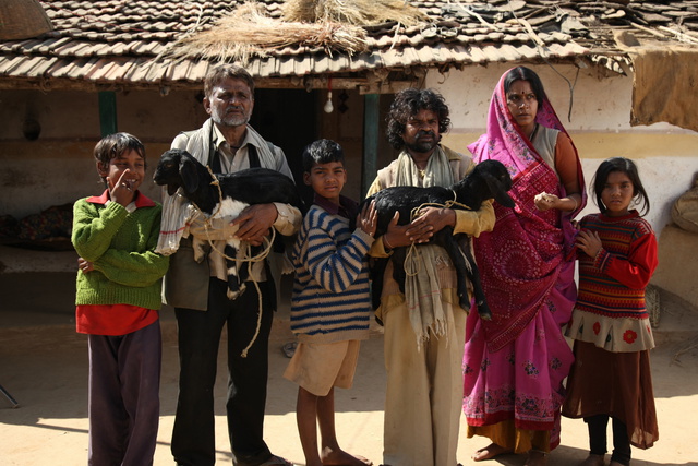 Živě z Peepli - Z filmu - Raghuvir Yadav, Omkar Das Manikpuri