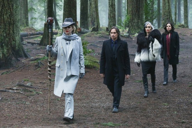 Once Upon a Time - Best Laid Plans - Photos - Kristin Bauer van Straten, Robert Carlyle, Victoria Smurfit, Lana Parrilla