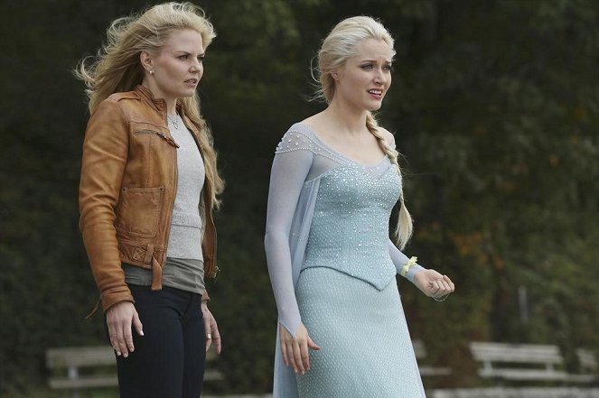 Once Upon a Time - Smash the Mirror: Part 2 - Photos - Jennifer Morrison, Georgina Haig