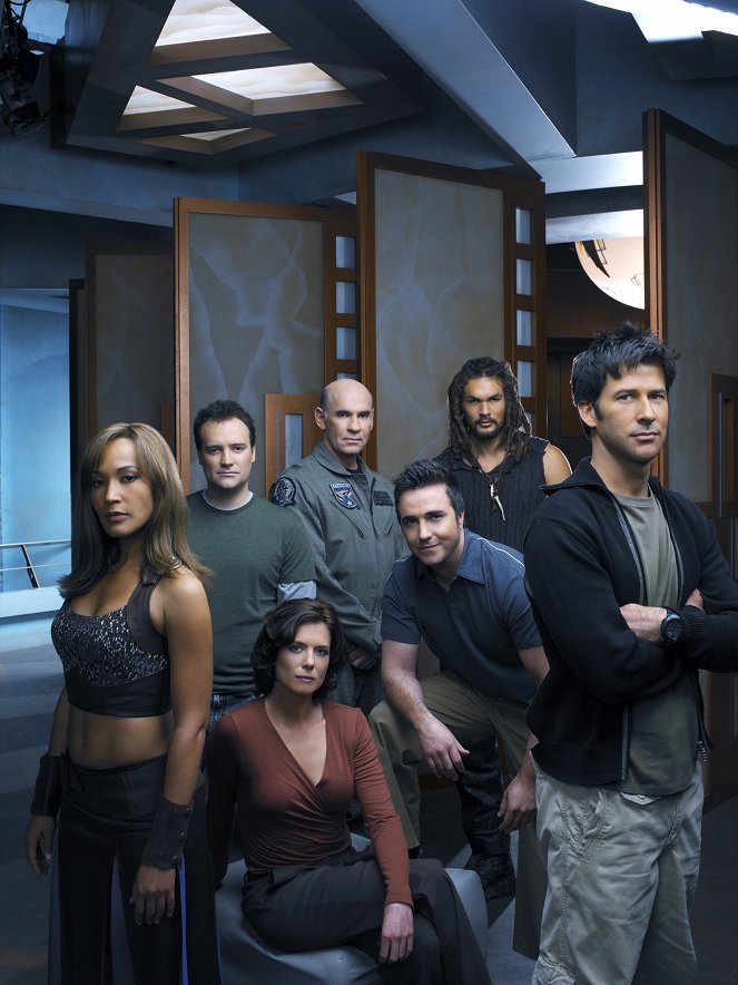 Stargate: Atlantis - Promokuvat - Rachel Luttrell, David Hewlett, Torri Higginson, Mitch Pileggi, Paul McGillion, Jason Momoa, Joe Flanigan