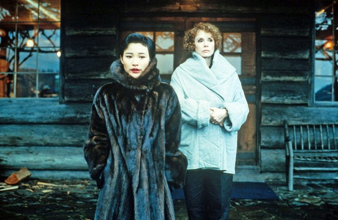Twin Peaks - Pilot - Photos - Joan Chen, Piper Laurie