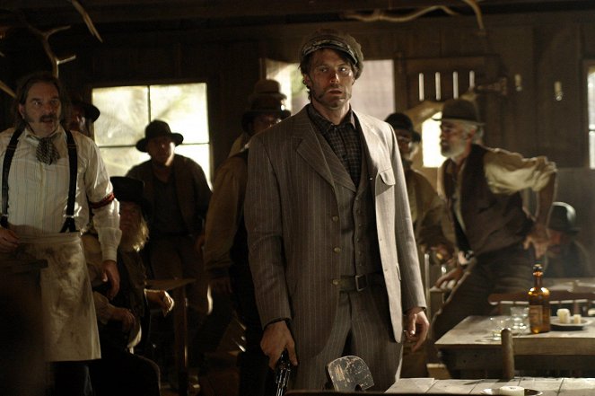 Deadwood - Season 1 - Here Was a Man - Photos - Leon Rippy, Garret Dillahunt