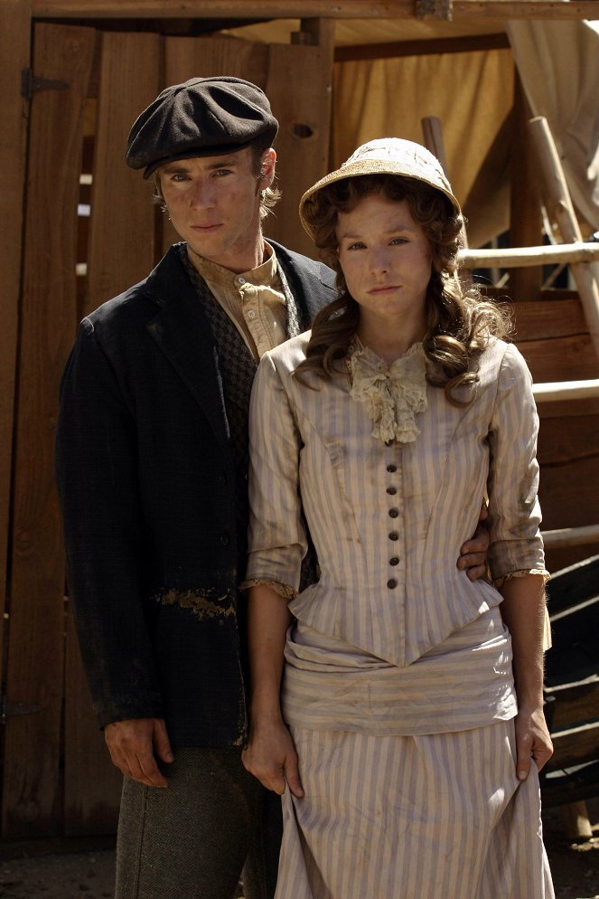 Deadwood - Season 1 - Bullock Returns to the Camp - Promoción - Greg Cipes, Kristen Bell