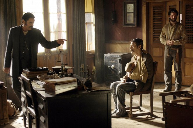 Deadwood - Season 1 - Gerechtigkeit für Mister Wu - Filmfotos