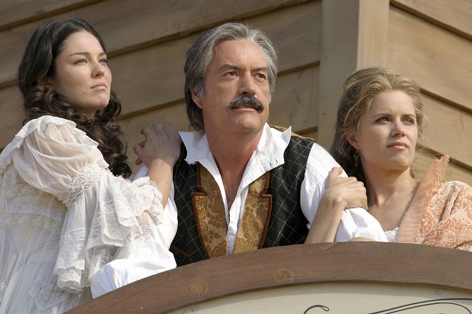 Deadwood - A Lie Agreed Upon: Part I - Photos - Powers Boothe, Kim Dickens