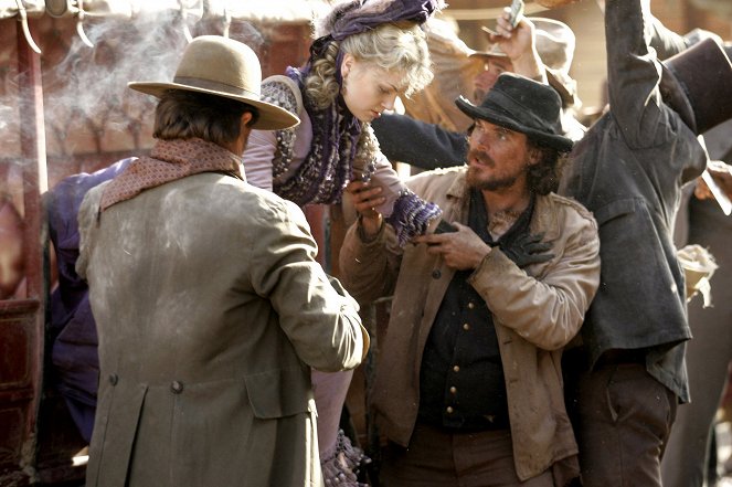 Deadwood - Season 2 - Requiem for a Gleet - Photos - Izabella Miko