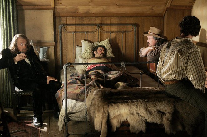 Deadwood - Season 2 - Complications - Photos - Brad Dourif, Ian McShane