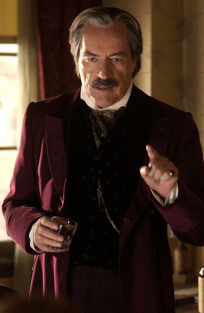 Deadwood - Something Very Expensive - Photos - Powers Boothe