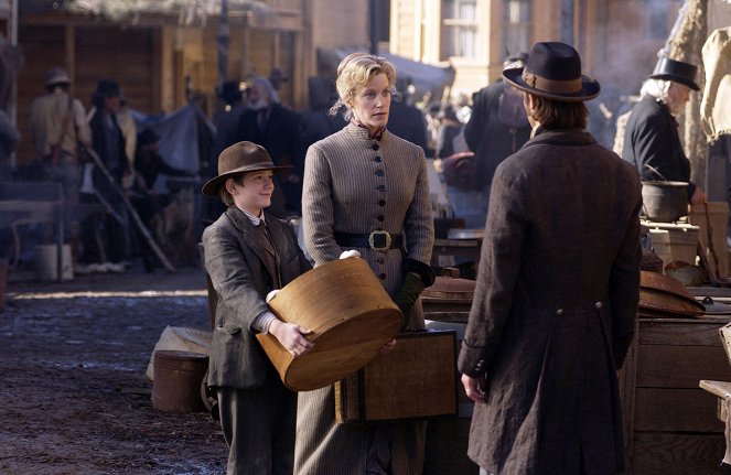 Deadwood - Season 2 - Amalgamation and Capital - Photos - Anna Gunn