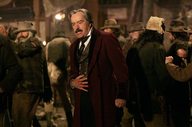 Deadwood - Chlapec, ke kterému promlouvá země - Z filmu - Powers Boothe