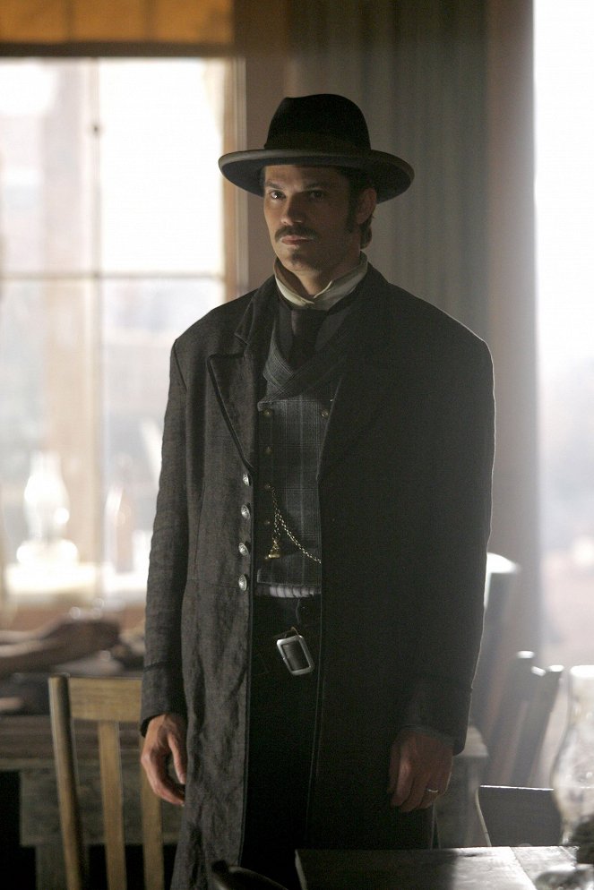 Deadwood - Tell Your God to Ready for Blood - Photos - Timothy Olyphant