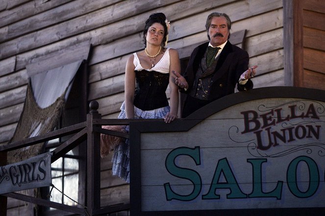 Deadwood - Season 3 - A Rich Find - Photos - Powers Boothe