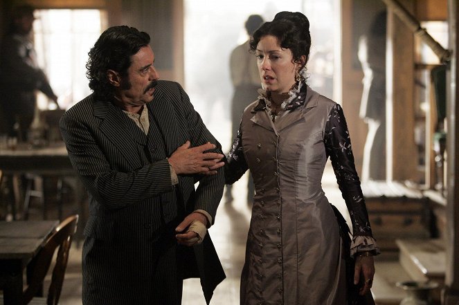 Deadwood - Vedoucí postavení - Z filmu - Ian McShane, Robin Weigert