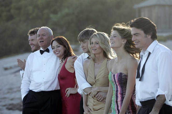 Newport Beach - Promo - Tate Donovan, Alan Dale, Melinda Clarke, Ben McKenzie, Kelly Rowan, Mischa Barton, Peter Gallagher