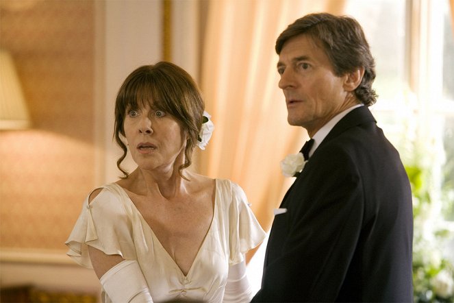 The Sarah Jane Adventures - The Mad Woman in the Attic: Part 1 - Photos - Elisabeth Sladen, Nigel Havers