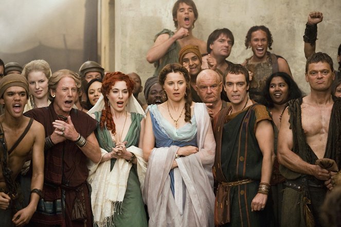 Spartacus: Gods of the Arena - Filmfotos - Craig Walsh Wrightson, Jaime Murray, Lucy Lawless, John Hannah