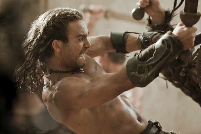 Spartacus: Gods of the Arena - Do filme - Dustin Clare