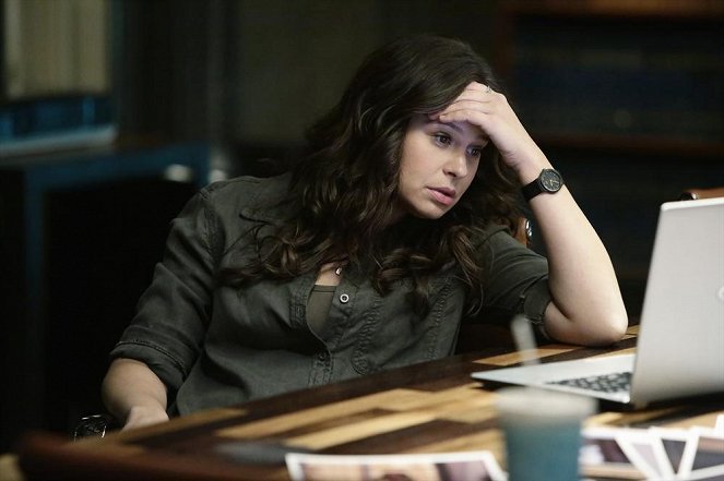 Scandal - Where's the Black Lady? - Photos - Katie Lowes