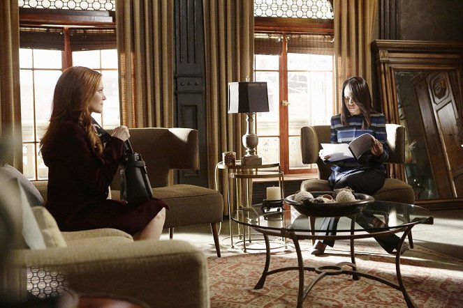 Scandal - It's Good to Be Kink - Photos - Darby Stanchfield, Kerry Washington