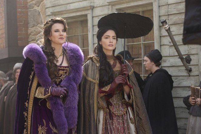 Salem - Ill Met by Moonlight - Photos - Lucy Lawless, Janet Montgomery