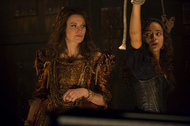 Salem - Midnight Never Come - Photos - Lucy Lawless, Ashley Madekwe