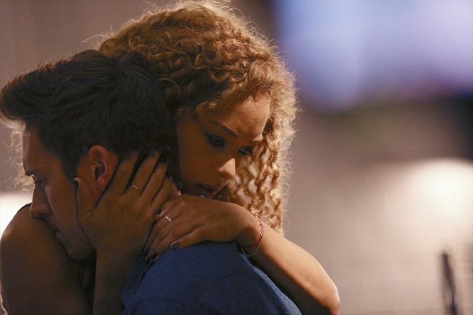 Nashville - Season 3 - I Can't Get Over You to Save My Life - Photos