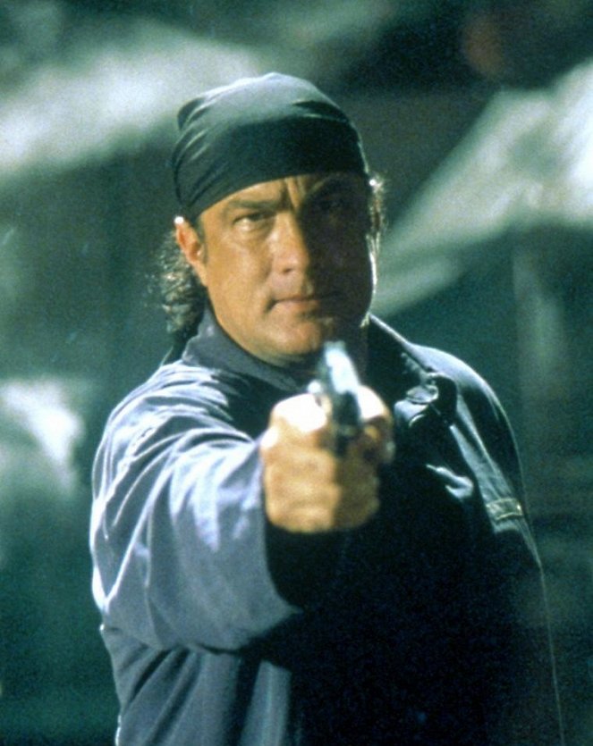 Halbtot – Half Past Dead - Filmfotos - Steven Seagal