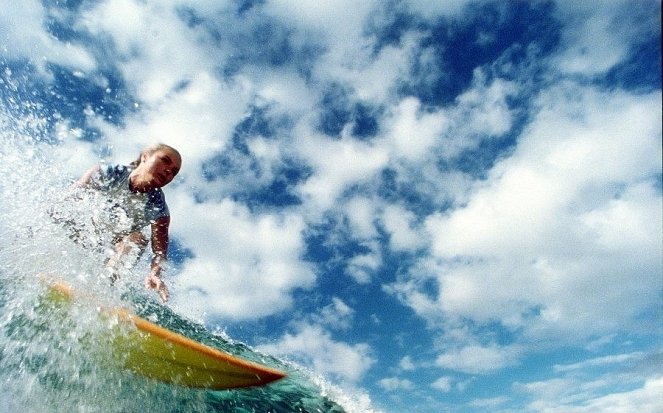 En el filo de las olas - De la película