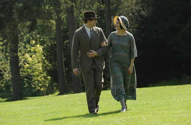 Downton Abbey - Season 3 - Scherbenhaufen - Filmfotos - Allen Leech, Jessica Brown Findlay