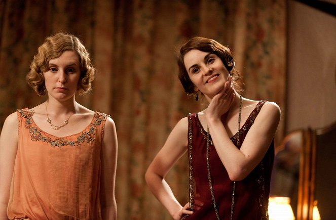 Downton Abbey - Season 3 - Auf Leben und Tod - Filmfotos - Laura Carmichael, Michelle Dockery