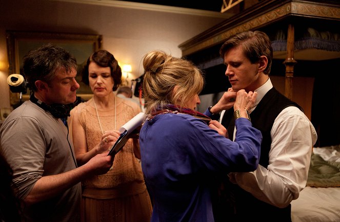 Downton Abbey - Season 3 - Episode 5 - Forgatási fotók - Jeremy Webb, Elizabeth McGovern, Allen Leech