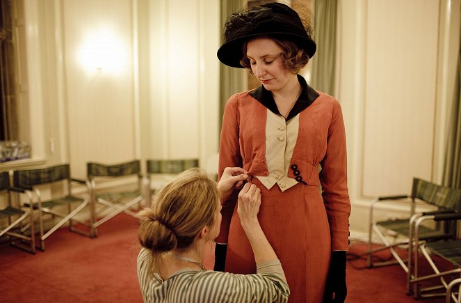 Downton Abbey: Behind the Drama - Photos - Laura Carmichael