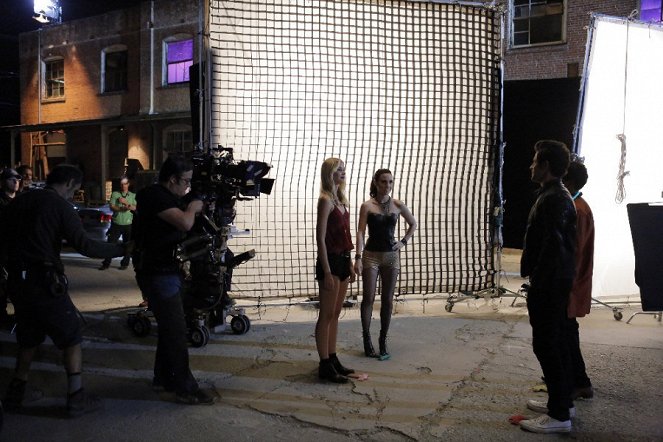 Stitchers - Season 1 - Friends in Low Places - Making of