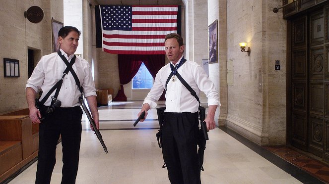 Sharknado 3: Oh Hell No! - Van film - Mark Cuban, Ian Ziering