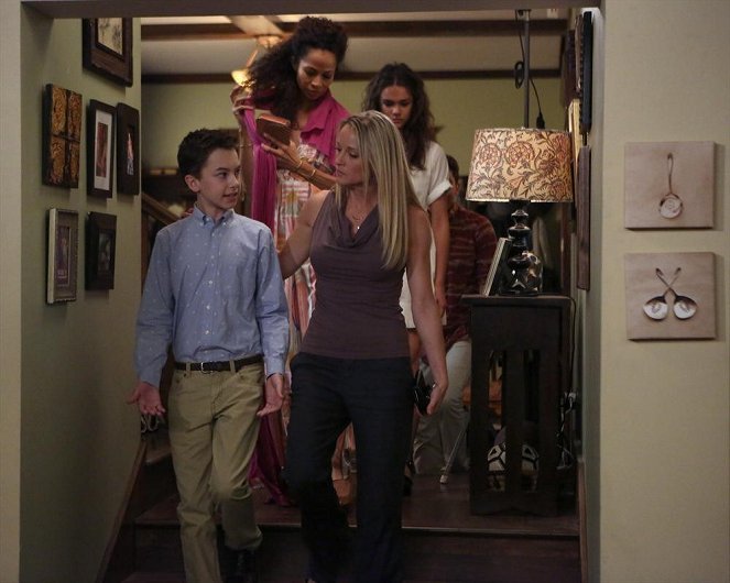 The Fosters - Season 2 - Over/Under - Van film - Hayden Byerly, Sherri Saum, Teri Polo, Maia Mitchell