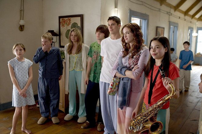 Yours, Mine and Ours - Photos - Haley Ramm, Dean Collins, Katija Pevec, Drake Bell, Sean Faris, Danielle Panabaker, Miranda Cosgrove