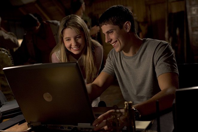 Yours, Mine and Ours - Do filme - Katija Pevec, Sean Faris