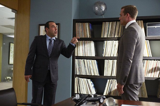 Suits - Fork in the Road - Photos - Rick Hoffman, Gabriel Macht