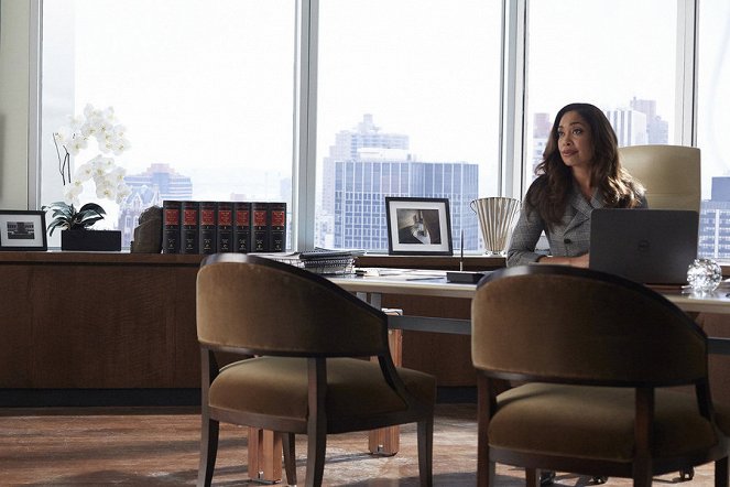 Suits - Toe to Toe - Photos - Gina Torres