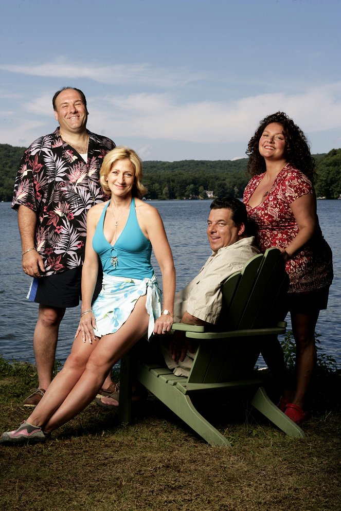 Die Sopranos - Werbefoto - James Gandolfini, Edie Falco, Steve Schirripa, Aida Turturro