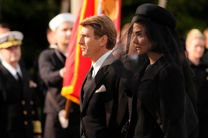 The Kennedys - Do filme - Barry Pepper, Katie Holmes